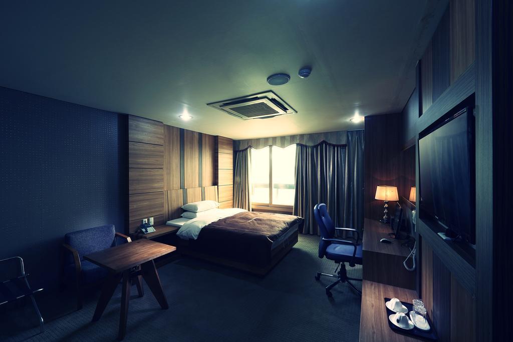 Benikea Premier Hotel Siheung Exteriör bild