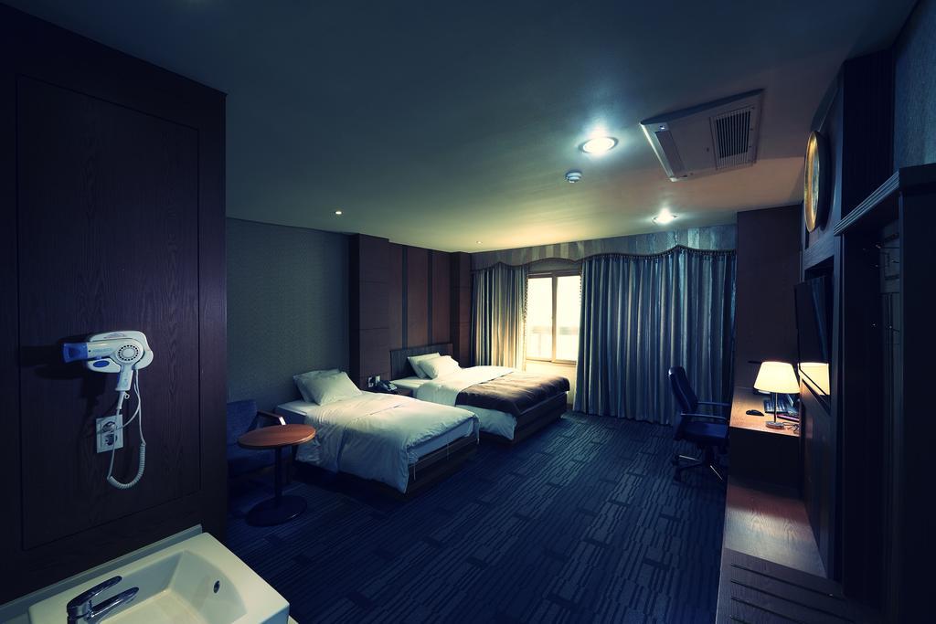 Benikea Premier Hotel Siheung Exteriör bild