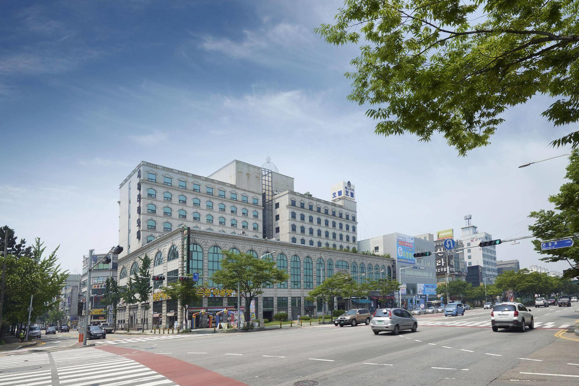 Benikea Premier Hotel Siheung Exteriör bild