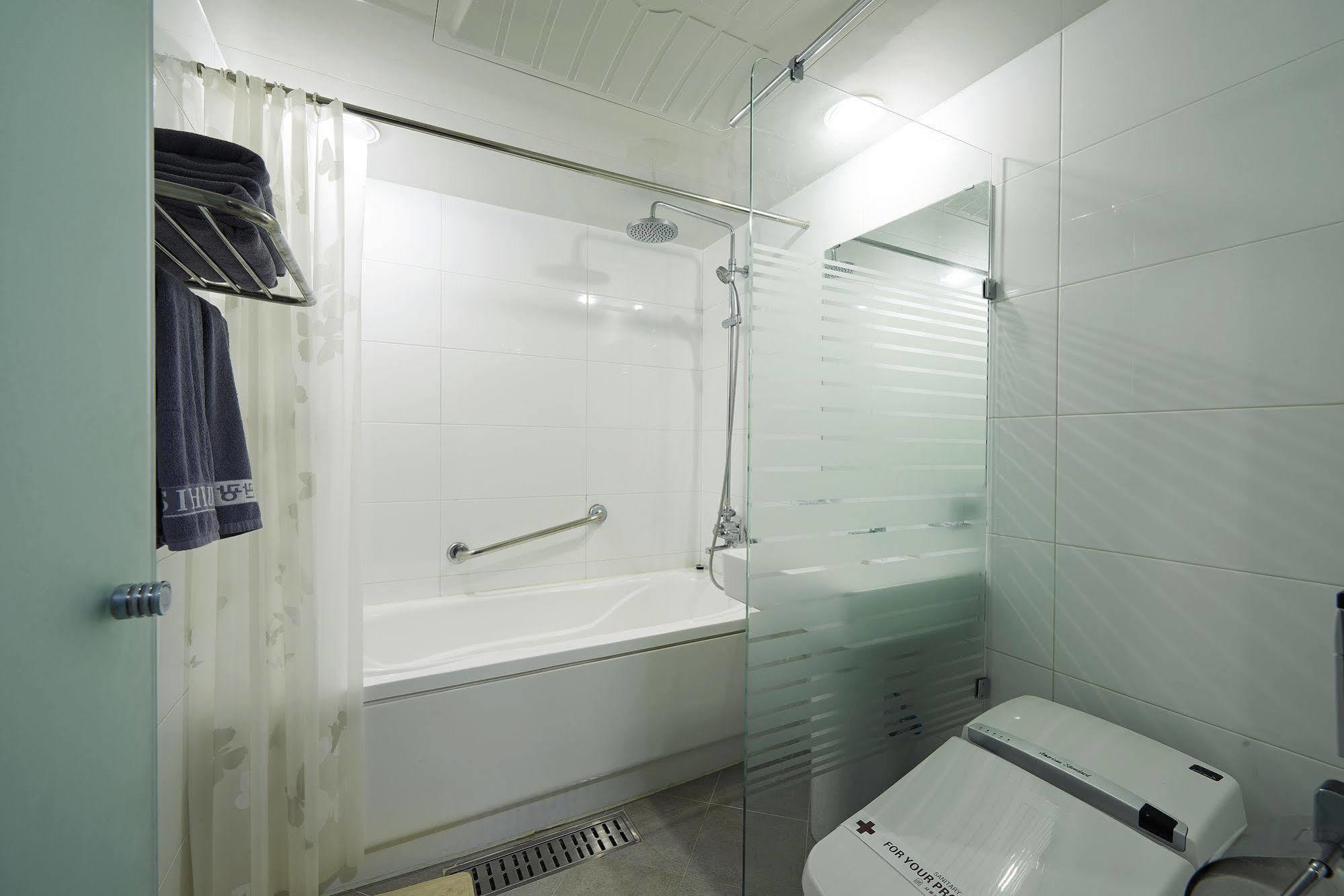 Benikea Premier Hotel Siheung Exteriör bild