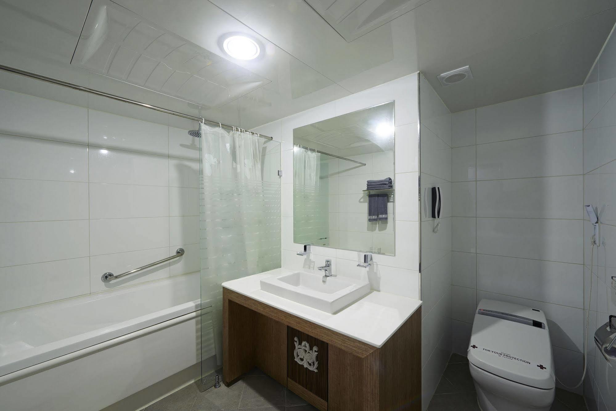 Benikea Premier Hotel Siheung Exteriör bild