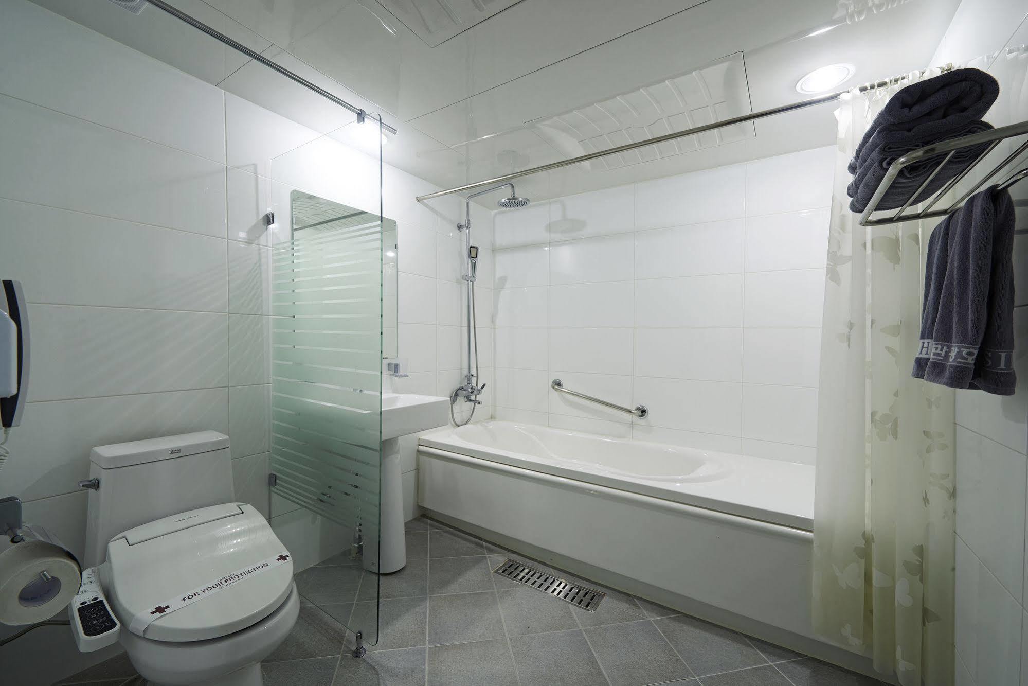 Benikea Premier Hotel Siheung Exteriör bild
