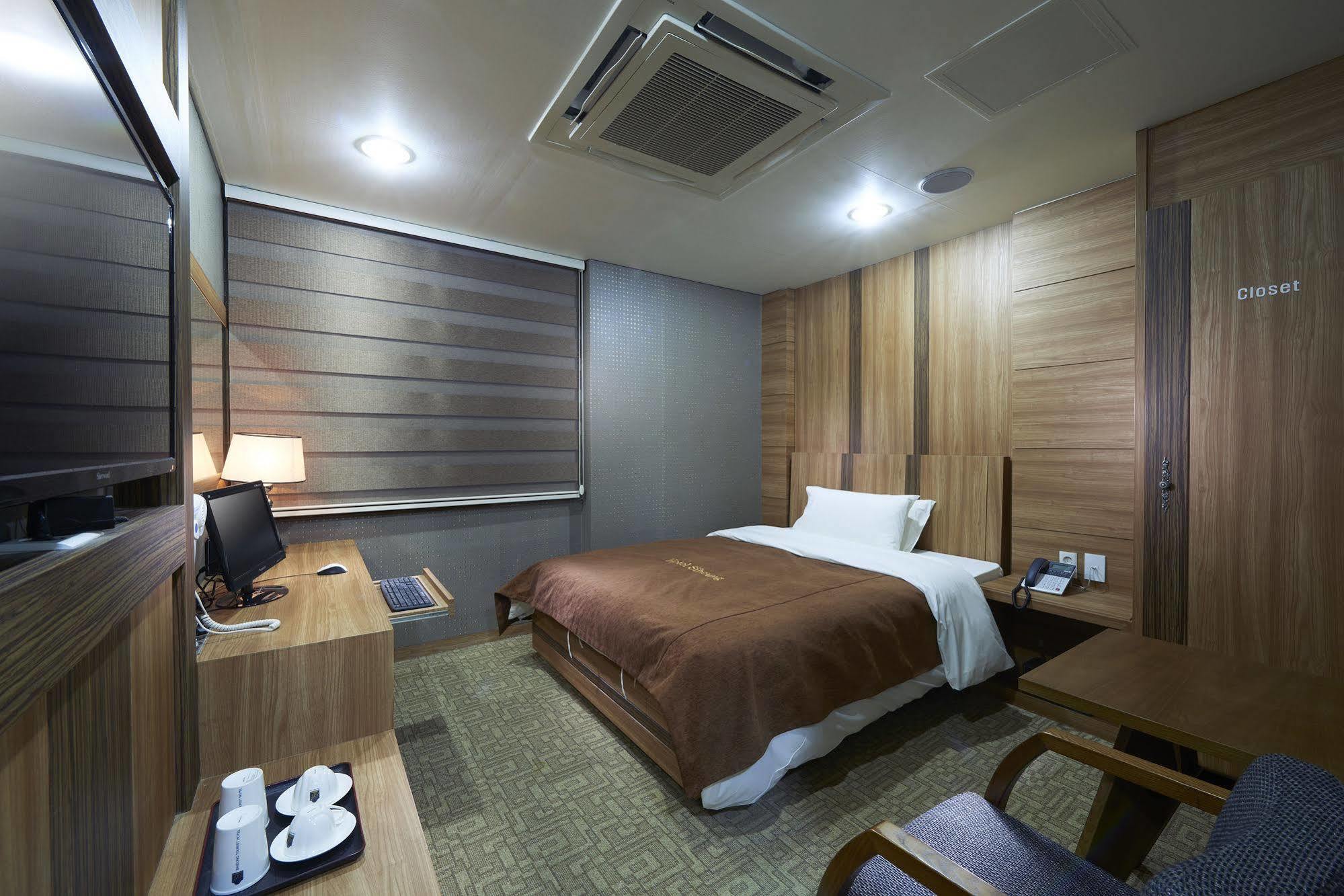 Benikea Premier Hotel Siheung Exteriör bild