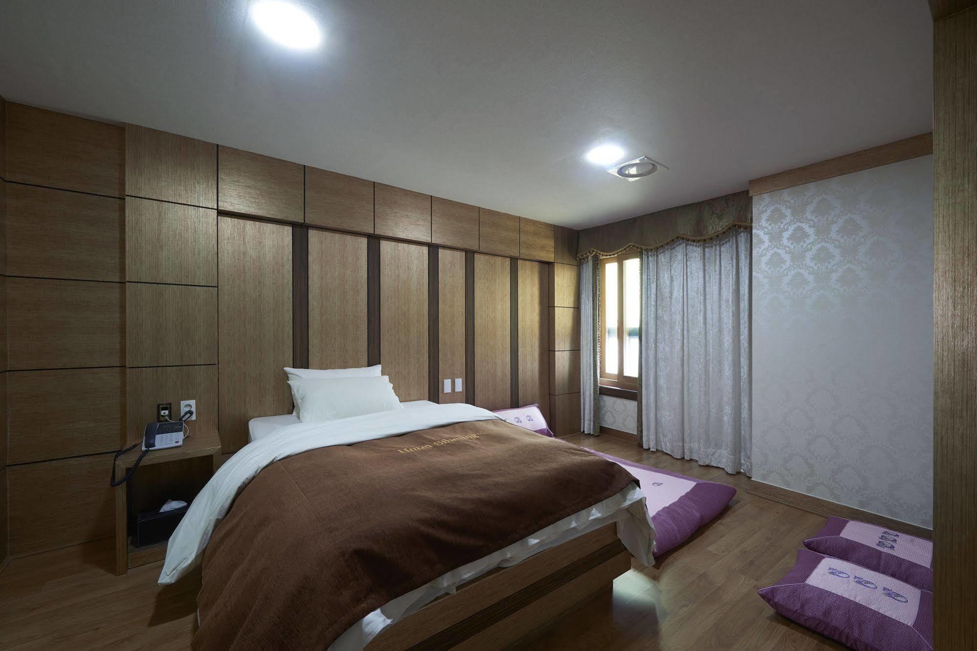 Benikea Premier Hotel Siheung Exteriör bild